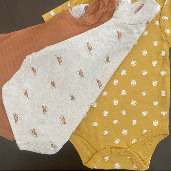 6-9 Month Onsie Bundle - Picture 3 of 4